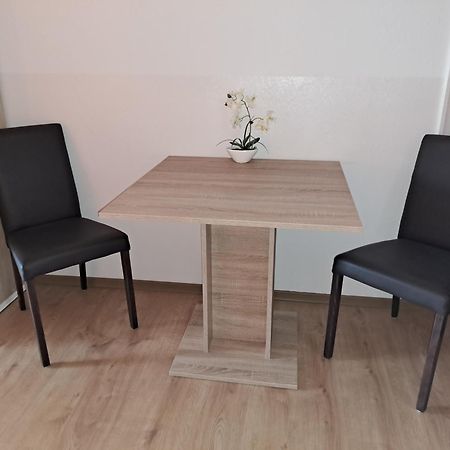 Studio Apartments Maslinik Krk Town Luaran gambar