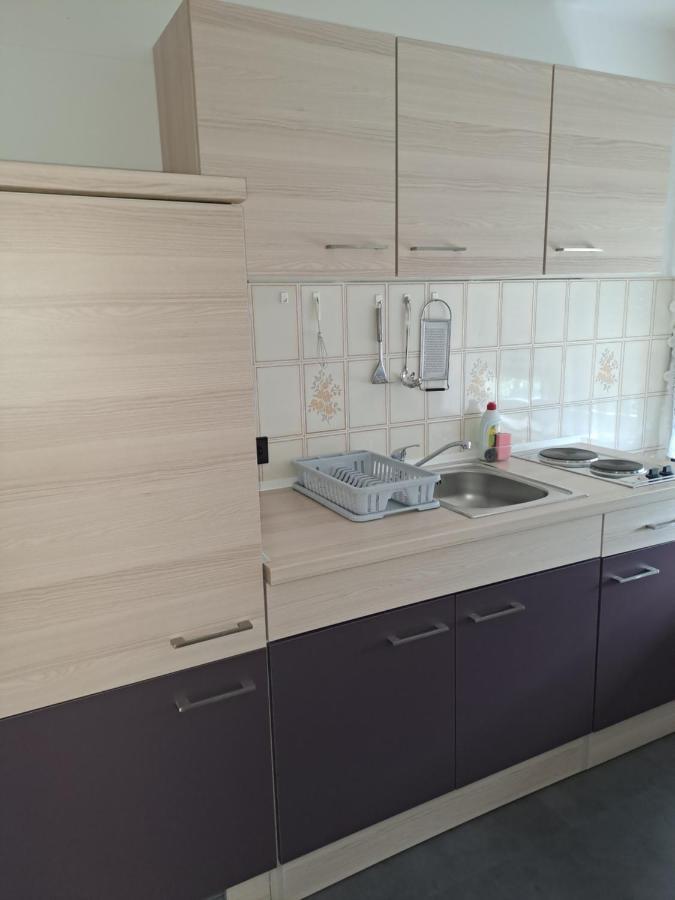Studio Apartments Maslinik Krk Town Luaran gambar