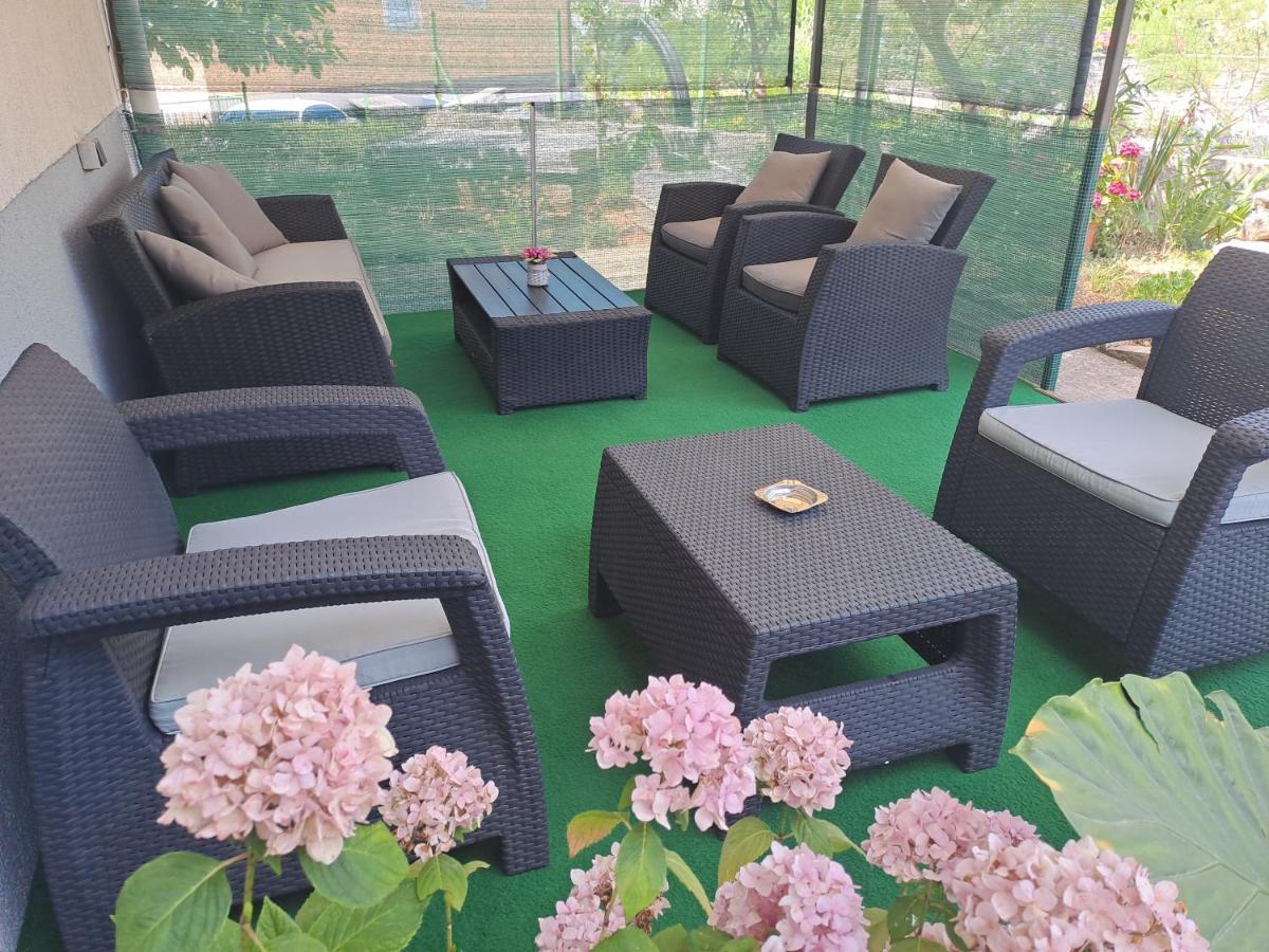 Studio Apartments Maslinik Krk Town Luaran gambar