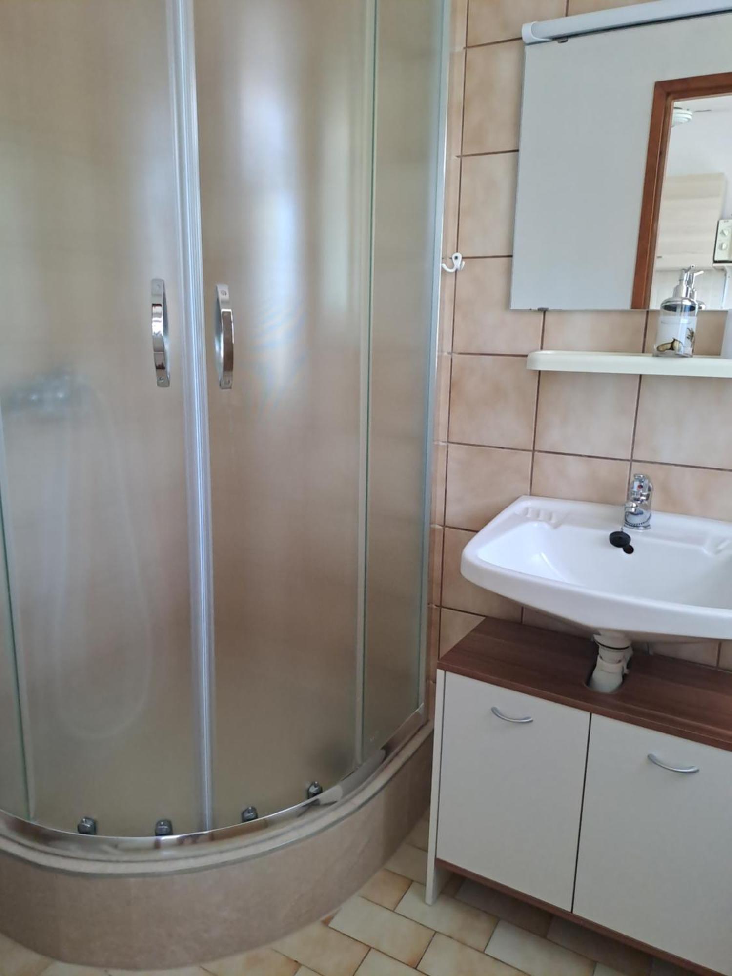 Studio Apartments Maslinik Krk Town Luaran gambar