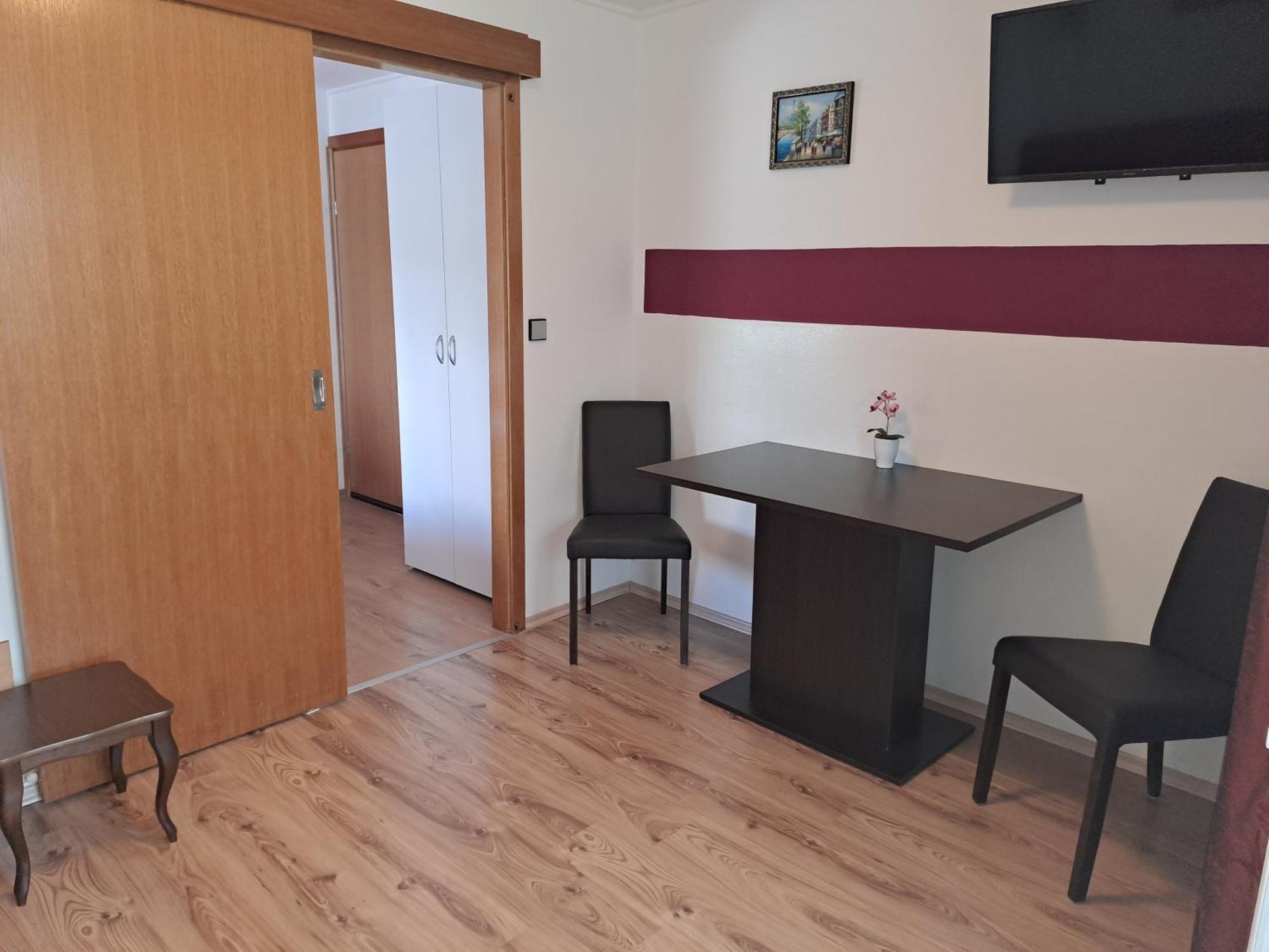 Studio Apartments Maslinik Krk Town Luaran gambar
