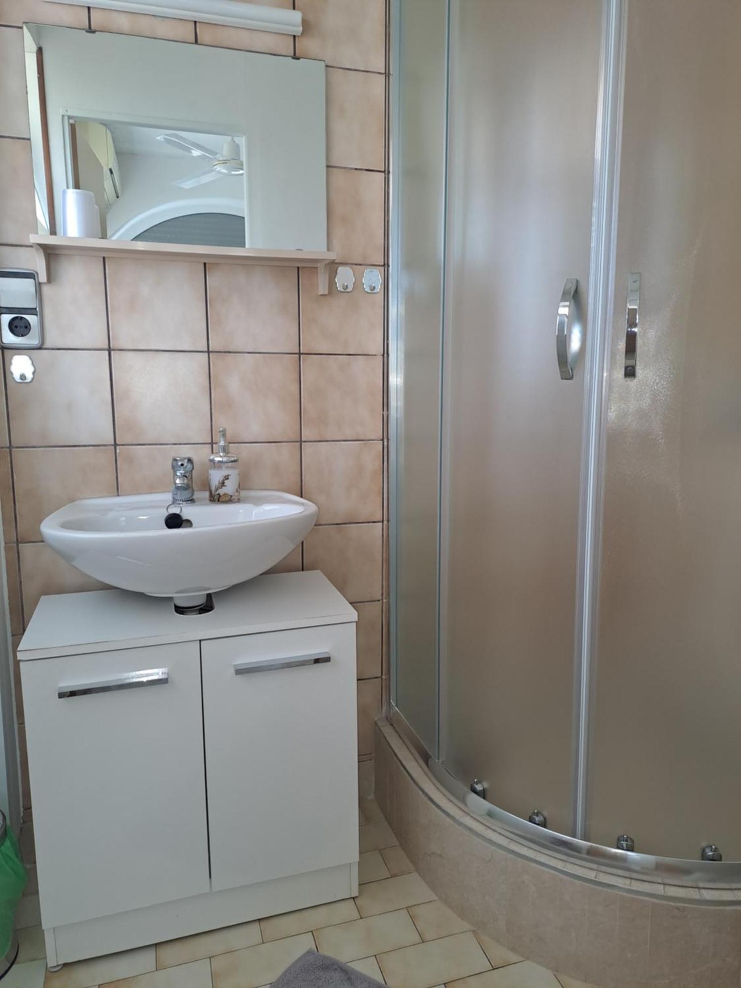 Studio Apartments Maslinik Krk Town Luaran gambar