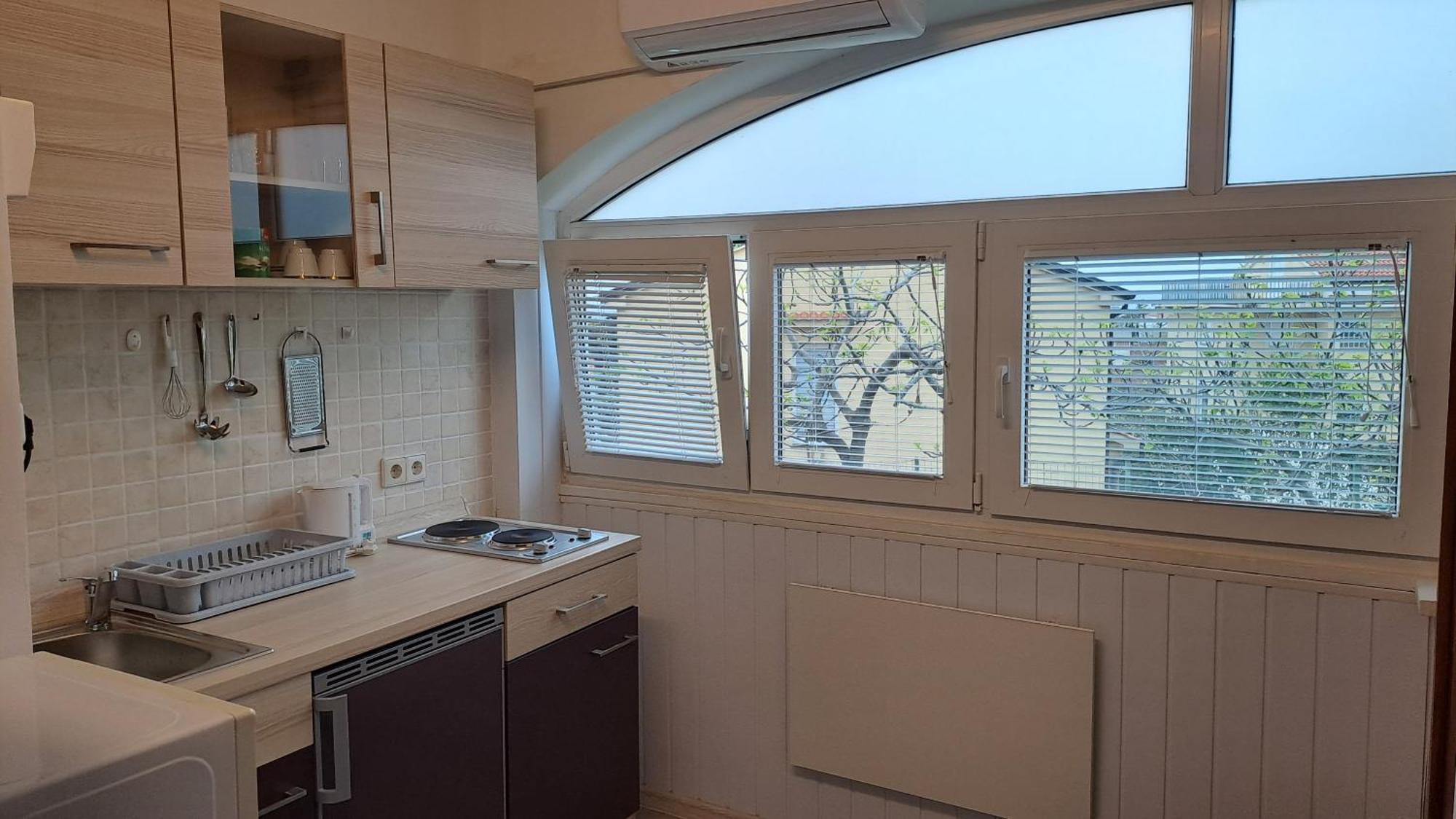 Studio Apartments Maslinik Krk Town Luaran gambar