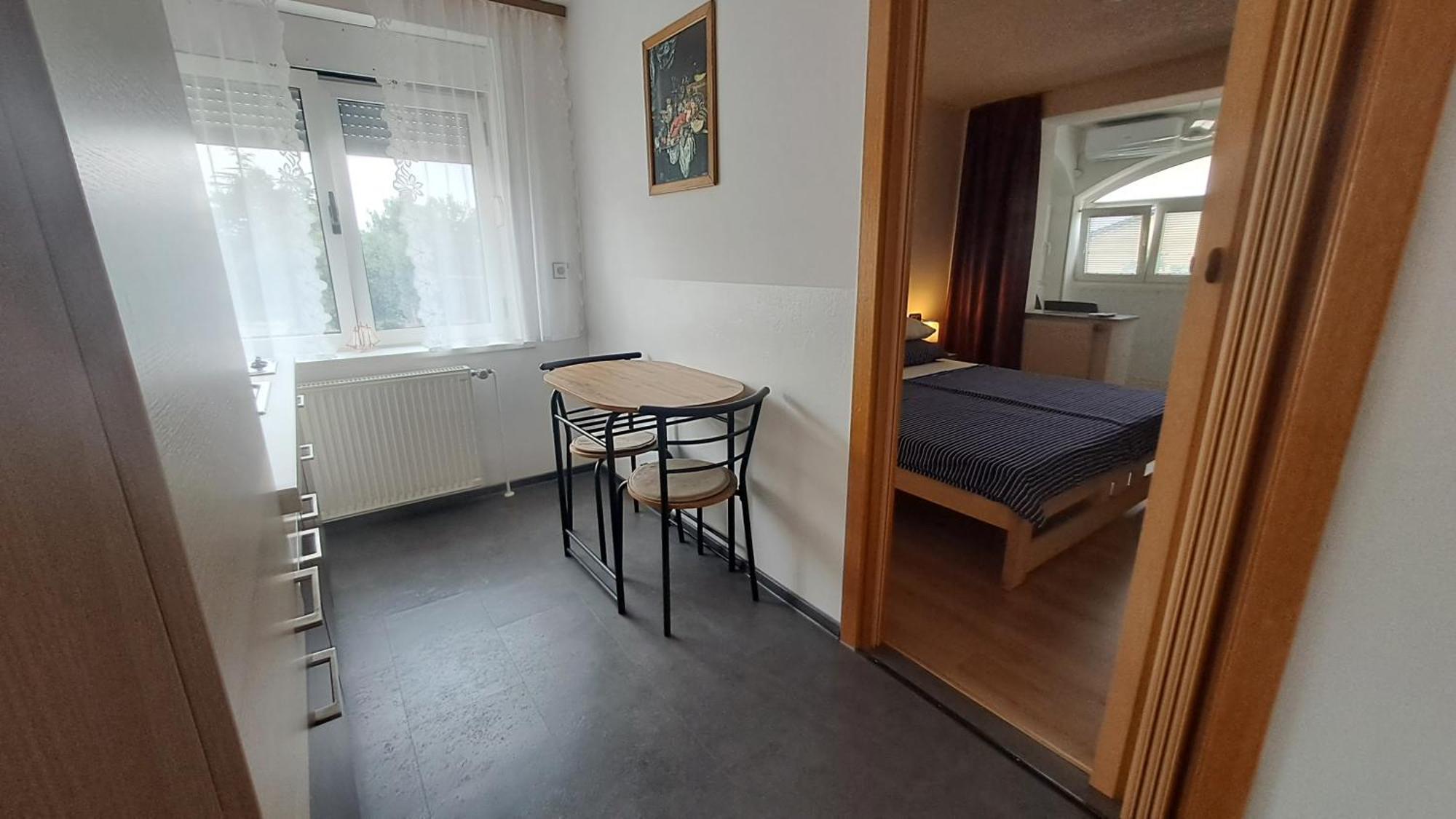 Studio Apartments Maslinik Krk Town Luaran gambar